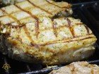 Grilovaná vepřová kotleta na grilu Weber