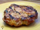 Grilovaná vepřová krkovice na grilu Weber