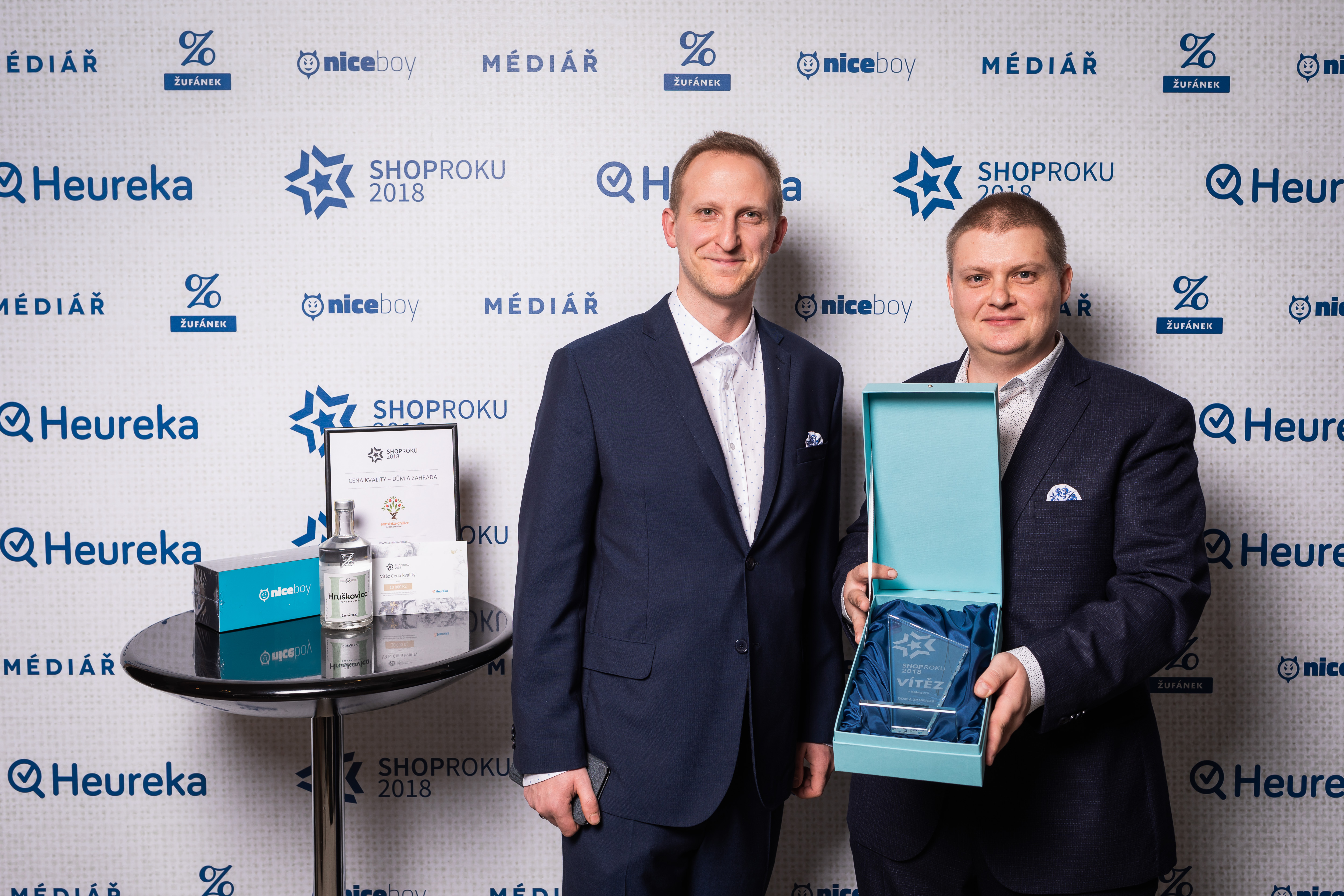 seminka-chilli.cz-jiri-kosina-a-ladislav-kosina-po-predani-vyznamenani-shoproku-2018-kategorie-dum-a-zahrada.jpg (3.00 MB)